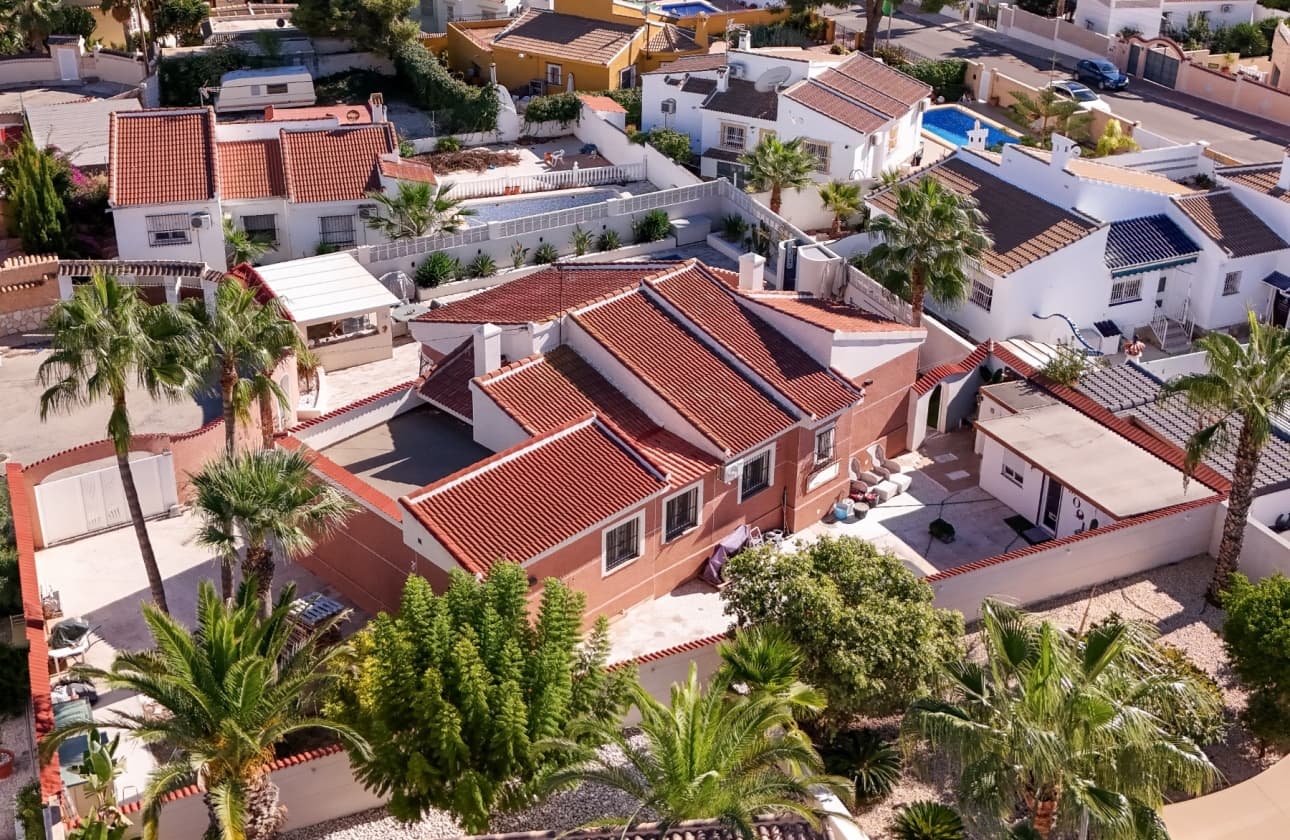 3 soverom Villa til salgs i Ciudad Quesada med svømmebasseng garasje - € 595 000 (Ref: 10160649)