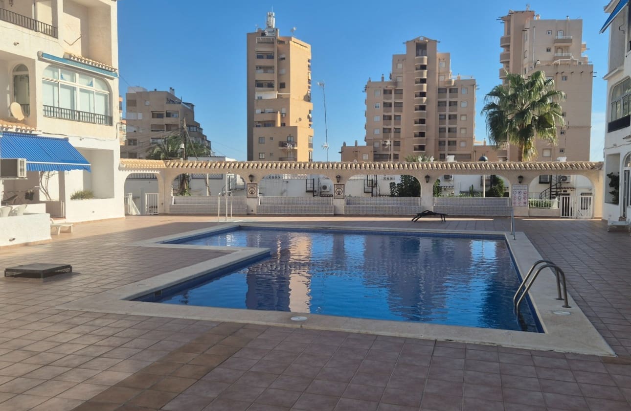 3 bedroom Beach Apartment for sale in Torrevieja with pool garage - € 199,900 (Ref: 10162416)