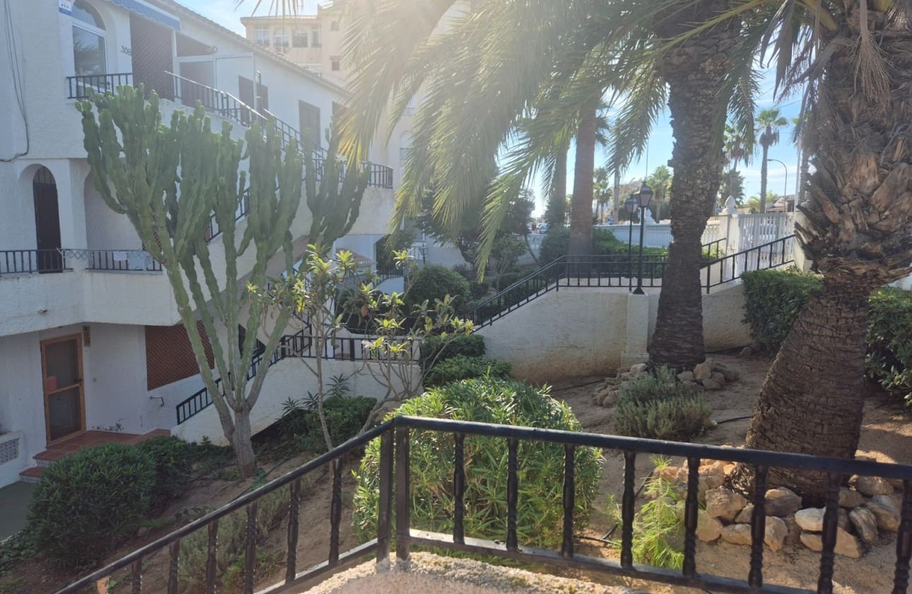 3 bedroom Beach Apartment for sale in Torrevieja with pool garage - € 199,900 (Ref: 10162416)