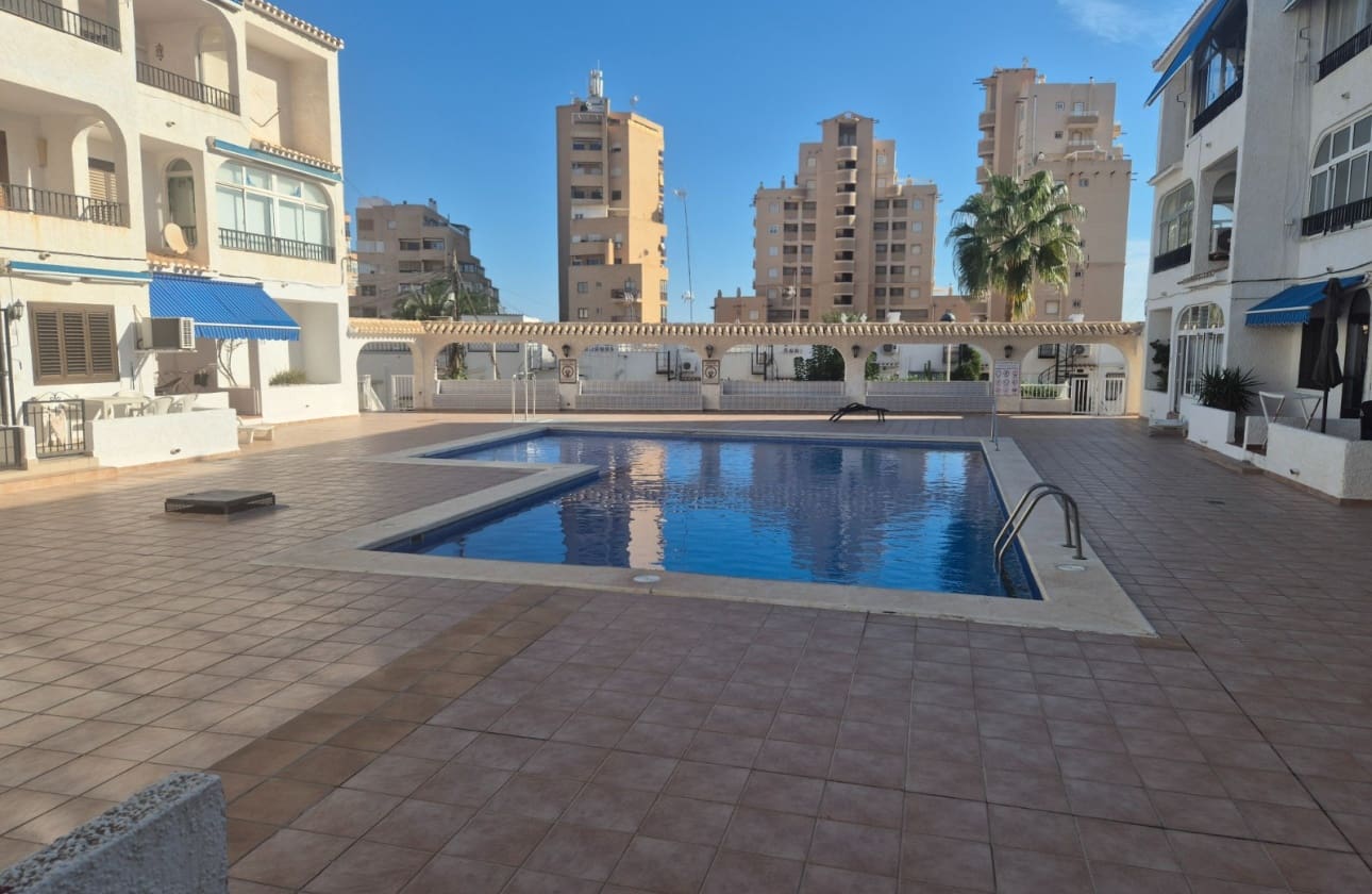 3 bedroom Beach Apartment for sale in Torrevieja with pool garage - € 199,900 (Ref: 10162416)
