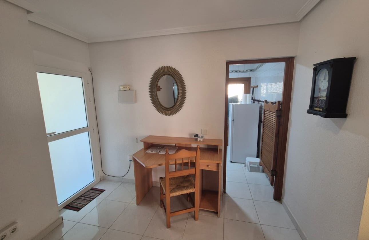 3 bedroom Beach Apartment for sale in Torrevieja with pool garage - € 199,900 (Ref: 10162416)