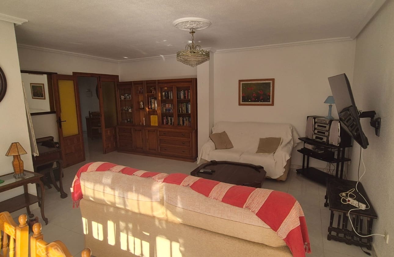 3 bedroom Beach Apartment for sale in Torrevieja with pool garage - € 199,900 (Ref: 10162416)