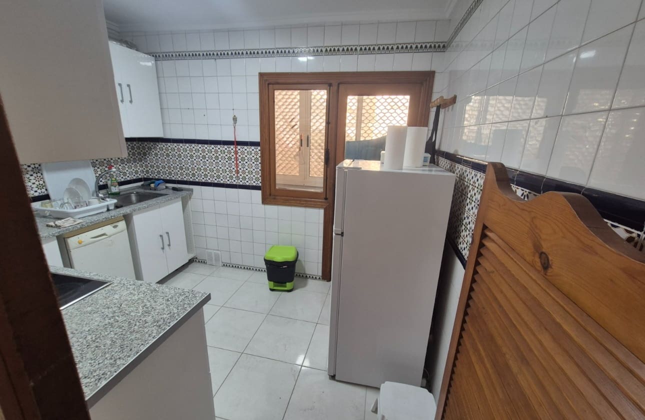 3 bedroom Beach Apartment for sale in Torrevieja with pool garage - € 199,900 (Ref: 10162416)