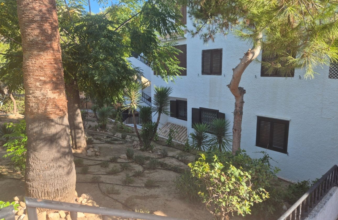 3 bedroom Beach Apartment for sale in Torrevieja with pool garage - € 199,900 (Ref: 10162416)