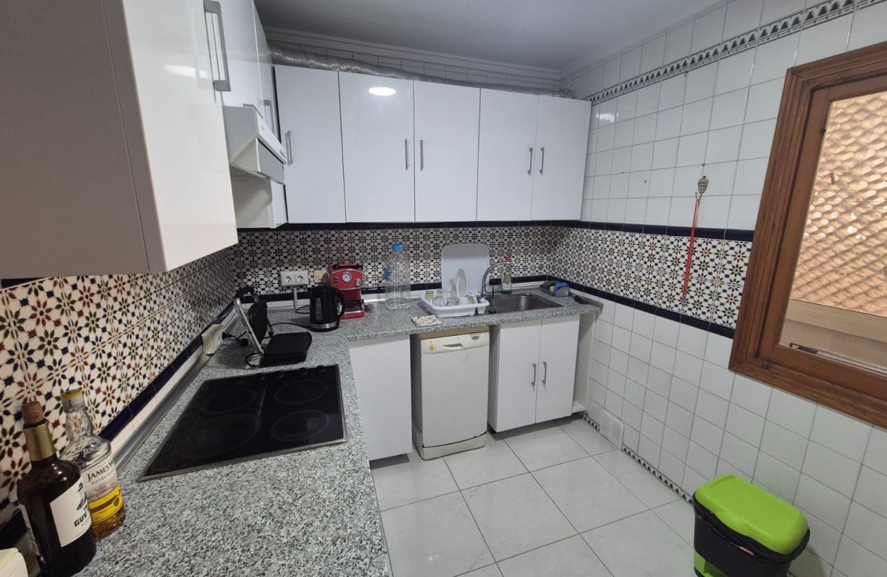3 bedroom Beach Apartment for sale in Torrevieja with pool garage - € 199,900 (Ref: 10162416)