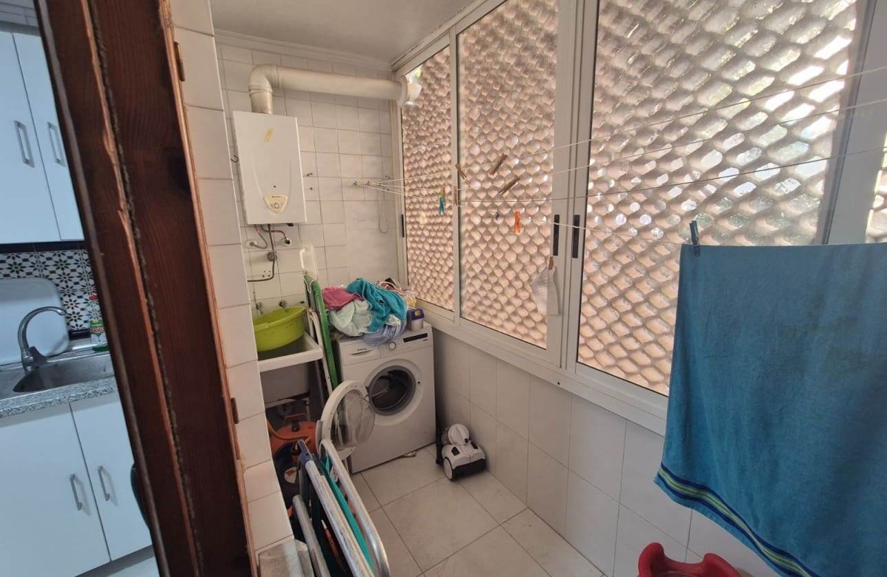 3 bedroom Beach Apartment for sale in Torrevieja with pool garage - € 199,900 (Ref: 10162416)