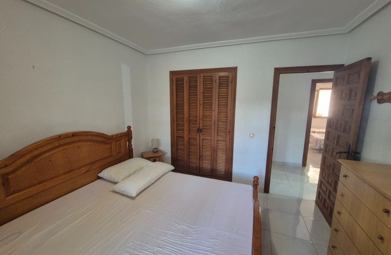 3 bedroom Beach Apartment for sale in Torrevieja with pool garage - € 199,900 (Ref: 10162416)