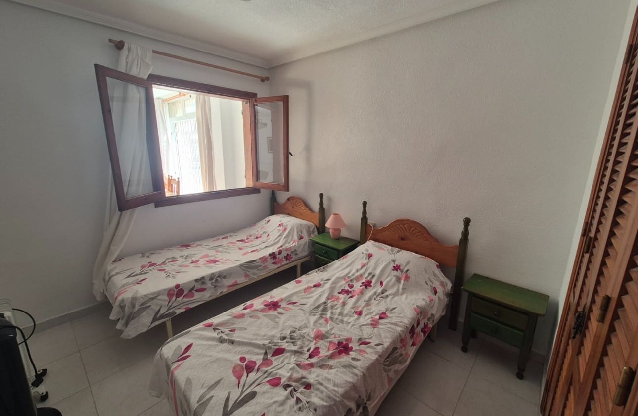 3 bedroom Beach Apartment for sale in Torrevieja with pool garage - € 199,900 (Ref: 10162416)