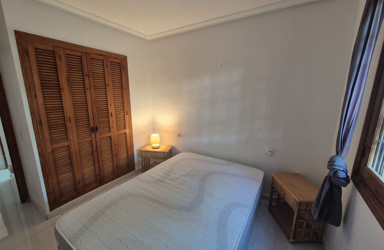 3 bedroom Beach Apartment for sale in Torrevieja with pool garage - € 199,900 (Ref: 10162416)