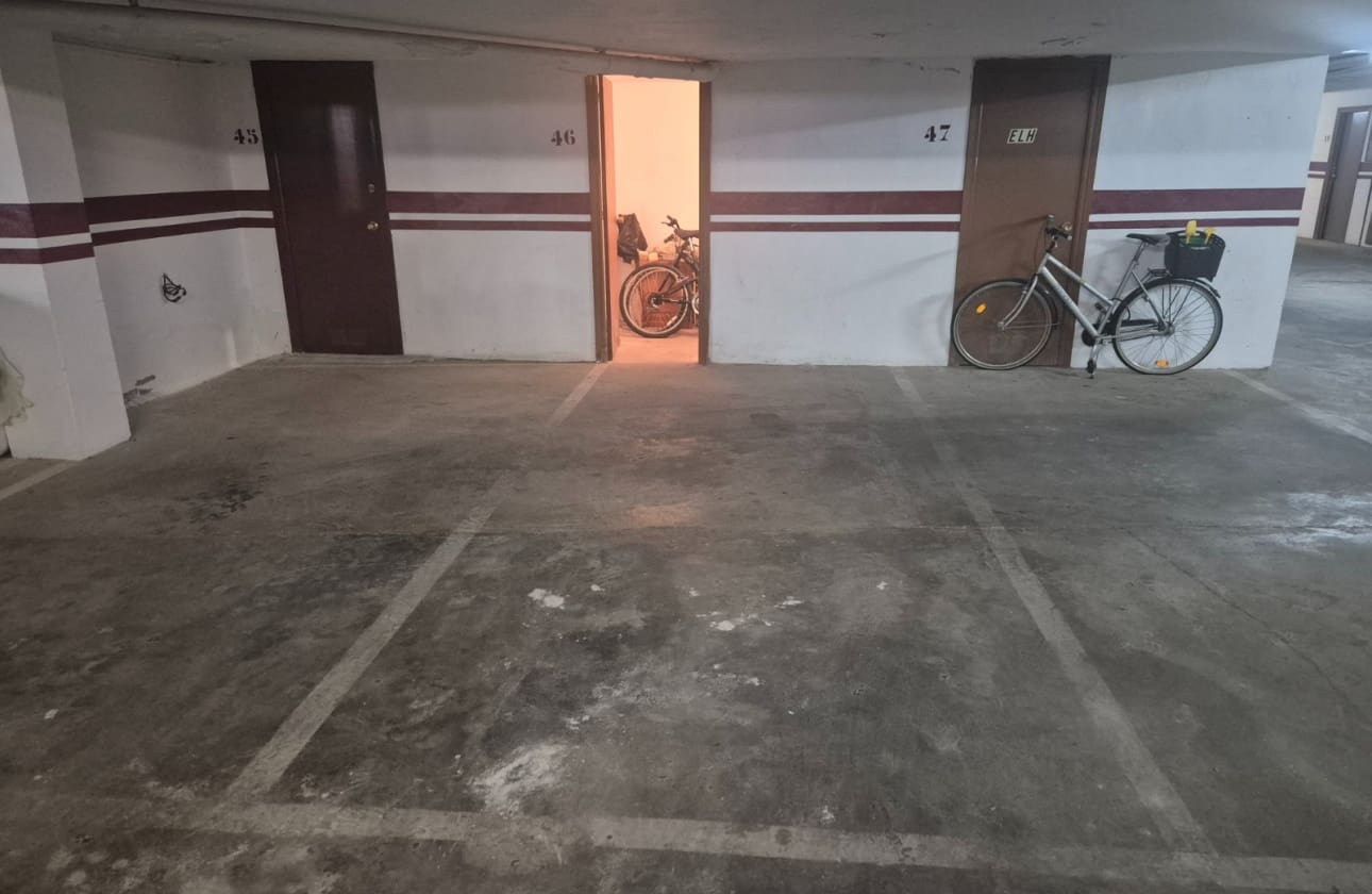3 bedroom Beach Apartment for sale in Torrevieja with pool garage - € 199,900 (Ref: 10162416)