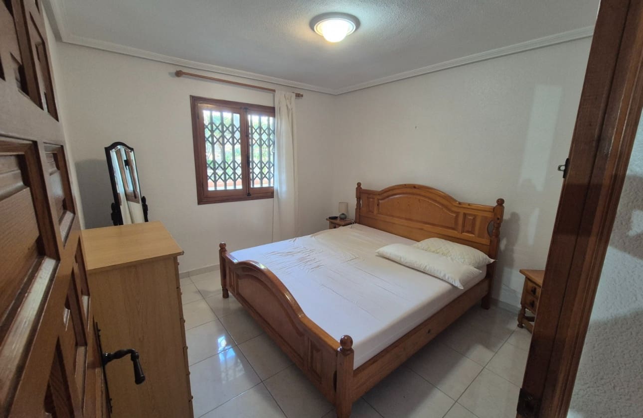 3 bedroom Beach Apartment for sale in Torrevieja with pool garage - € 199,900 (Ref: 10162416)