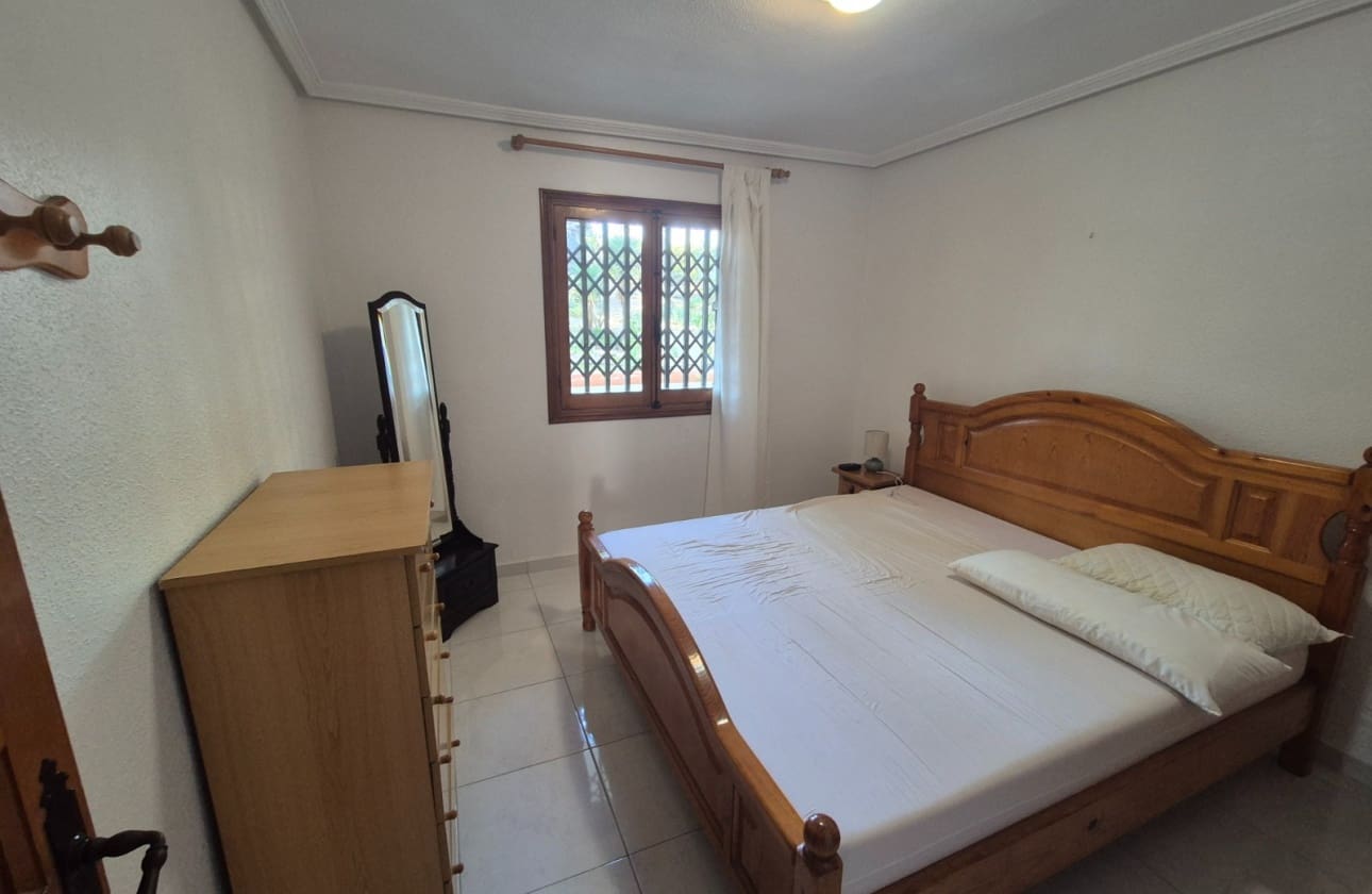 3 bedroom Beach Apartment for sale in Torrevieja with pool garage - € 199,900 (Ref: 10162416)