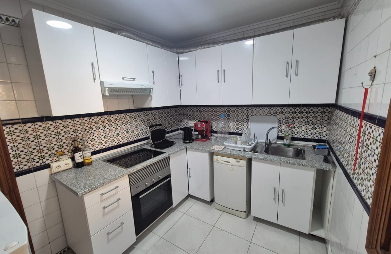 3 bedroom Beach Apartment for sale in Torrevieja with pool garage - € 199,900 (Ref: 10162416)