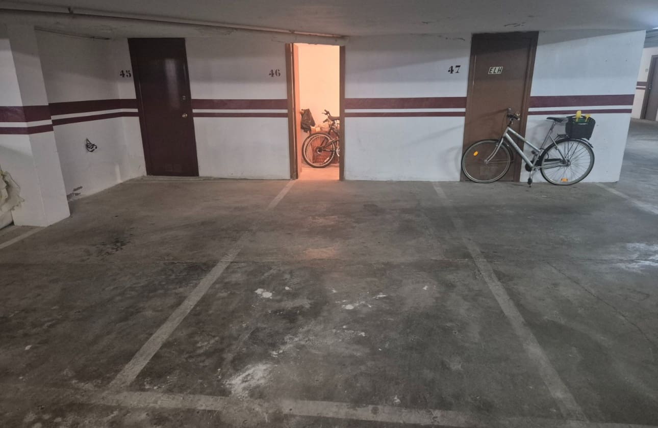 3 bedroom Beach Apartment for sale in Torrevieja with pool garage - € 199,900 (Ref: 10162416)