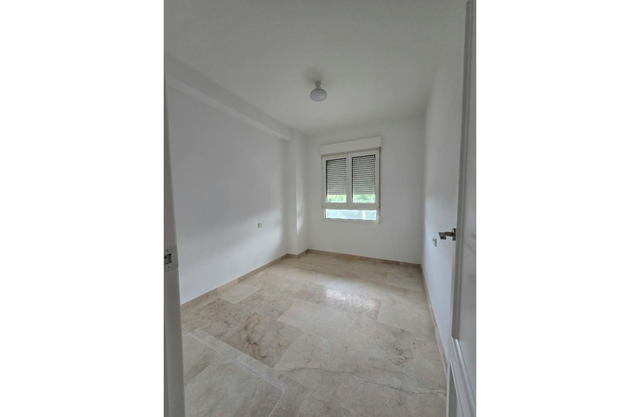 2 soveværelse Strandlejlighed til salg i Campoamor med swimmingpool - € 190.000 (Ref: 10180998)