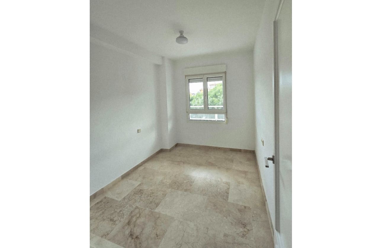 2 soveværelse Strandlejlighed til salg i Campoamor med swimmingpool - € 190.000 (Ref: 10180998)