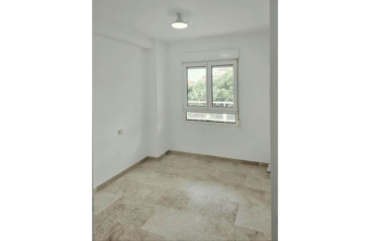 2 soveværelse Strandlejlighed til salg i Campoamor med swimmingpool - € 190.000 (Ref: 10180998)