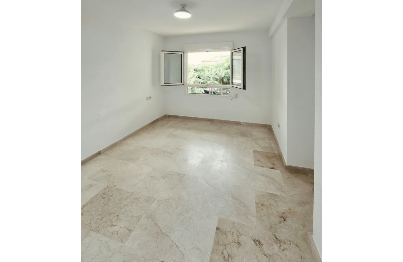 2 soveværelse Strandlejlighed til salg i Campoamor med swimmingpool - € 190.000 (Ref: 10180998)