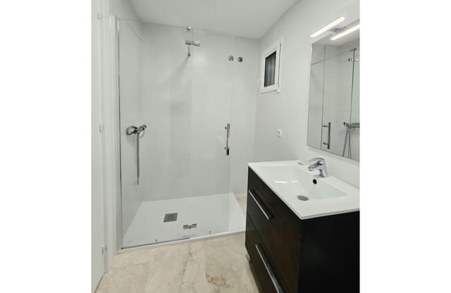 2 soveværelse Strandlejlighed til salg i Dehesa de Campoamor, Orihuela med swimmingpool - € 190.000 (Ref: 10180998)