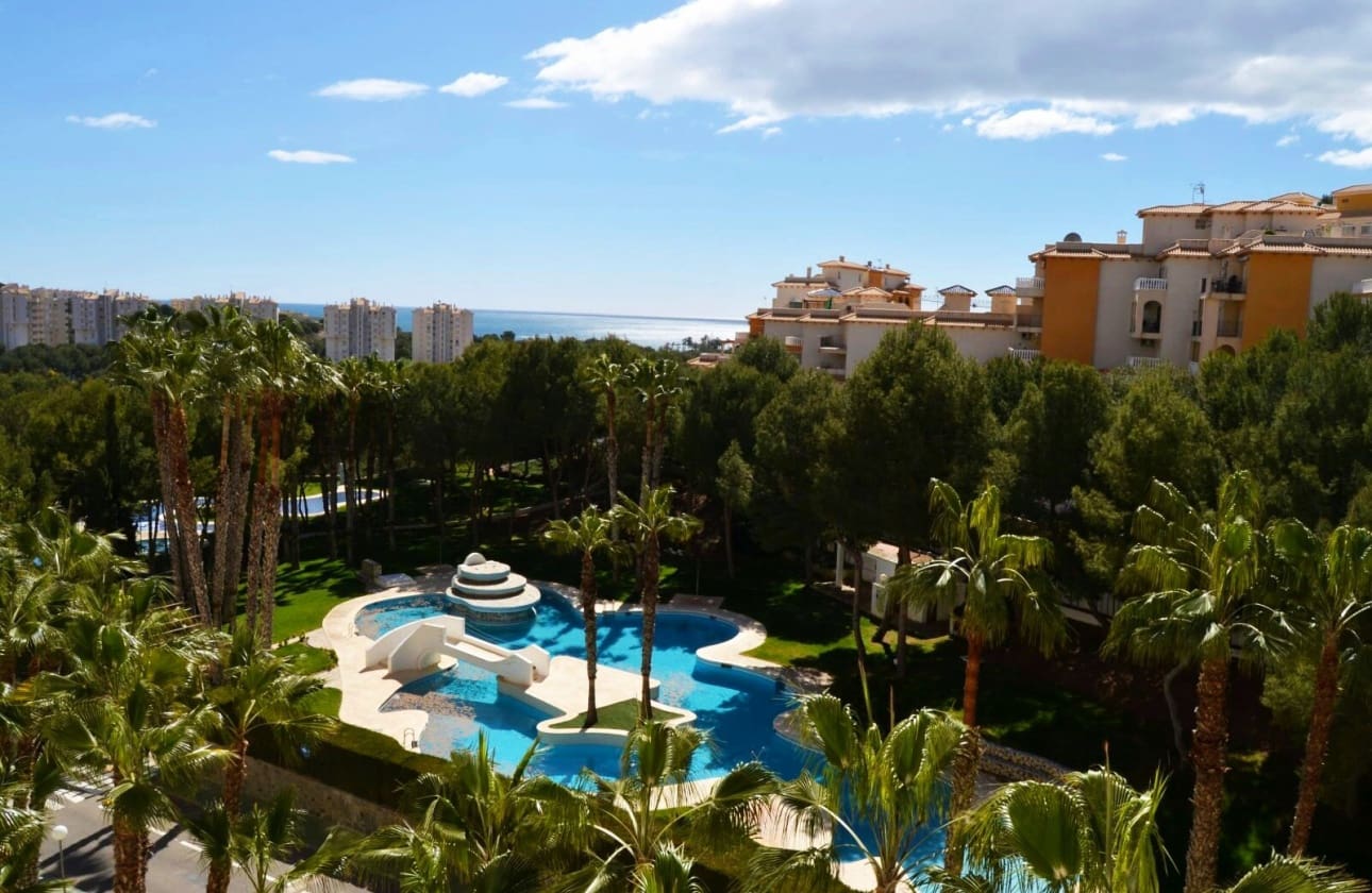 2 soveværelse Strandlejlighed til salg i Campoamor med swimmingpool - € 190.000 (Ref: 10180998)