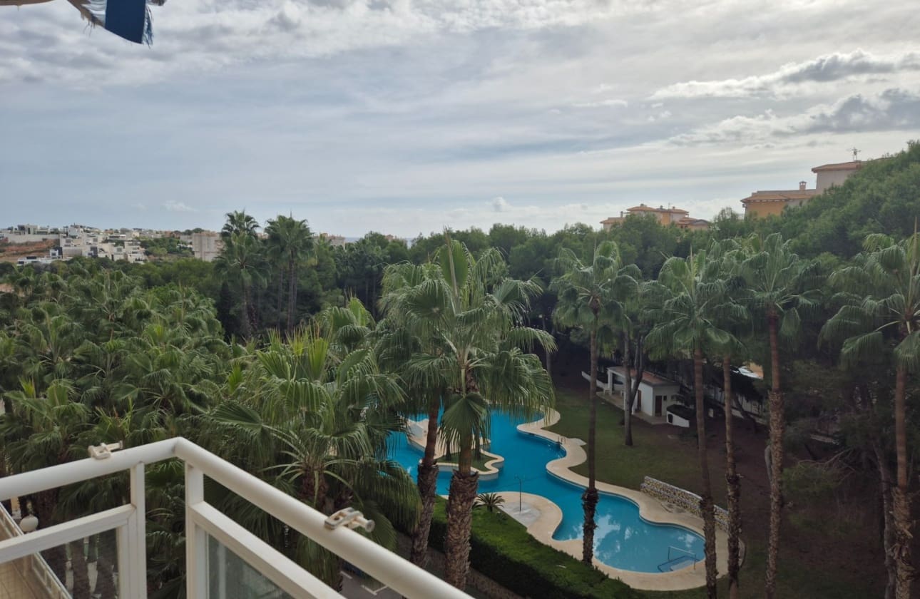 2 soveværelse Strandlejlighed til salg i Campoamor med swimmingpool - € 190.000 (Ref: 10180998)