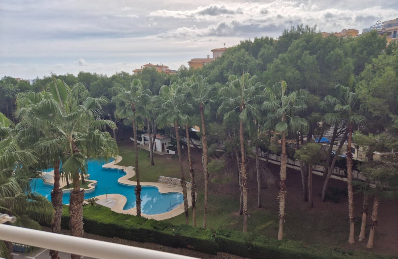 2 soveværelse Strandlejlighed til salg i Campoamor med swimmingpool - € 190.000 (Ref: 10180998)