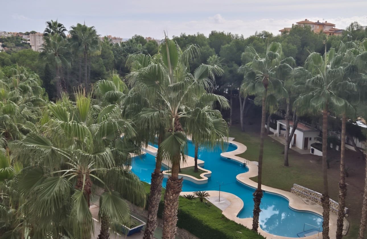 2 soveværelse Strandlejlighed til salg i Campoamor med swimmingpool - € 190.000 (Ref: 10180998)