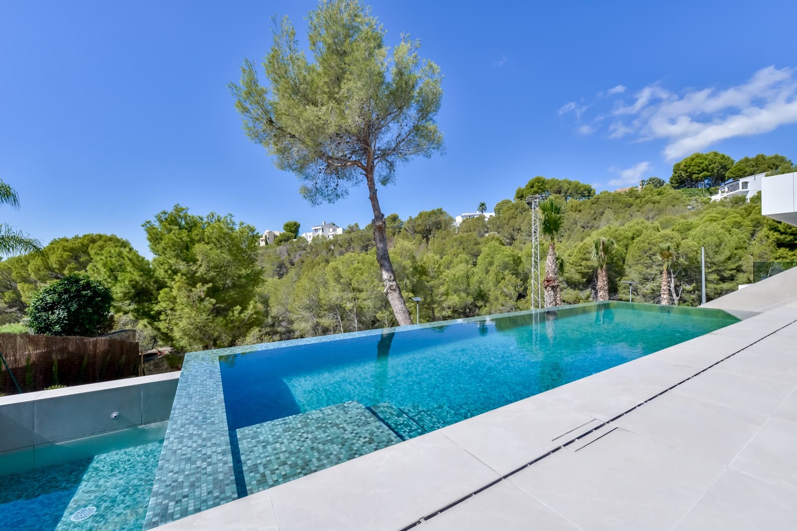 4 bedroom Villa for sale in Altea - € 2,795,000 (Ref: 9456735)