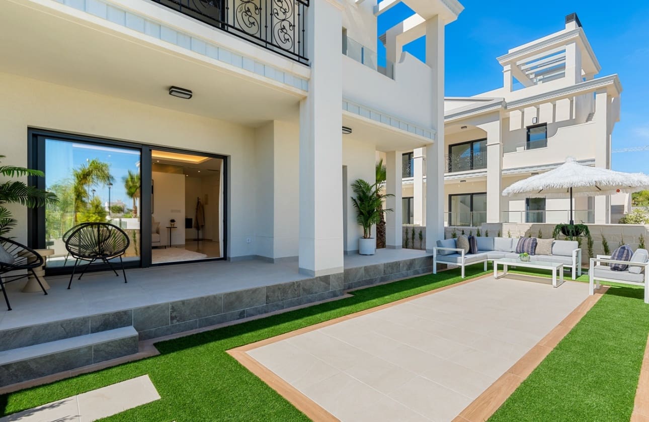 2 quarto Bungalow para venda em Ciudad Quesada com piscina - 310 000 € (Ref: 9456756)