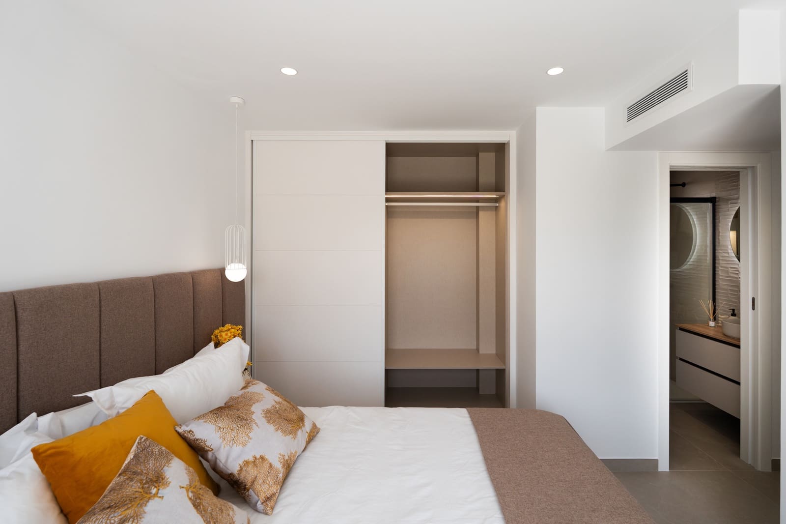 4 bedroom Villa for sale in Orihuela Costa with pool - € 1,350,000 (Ref: 9457207)