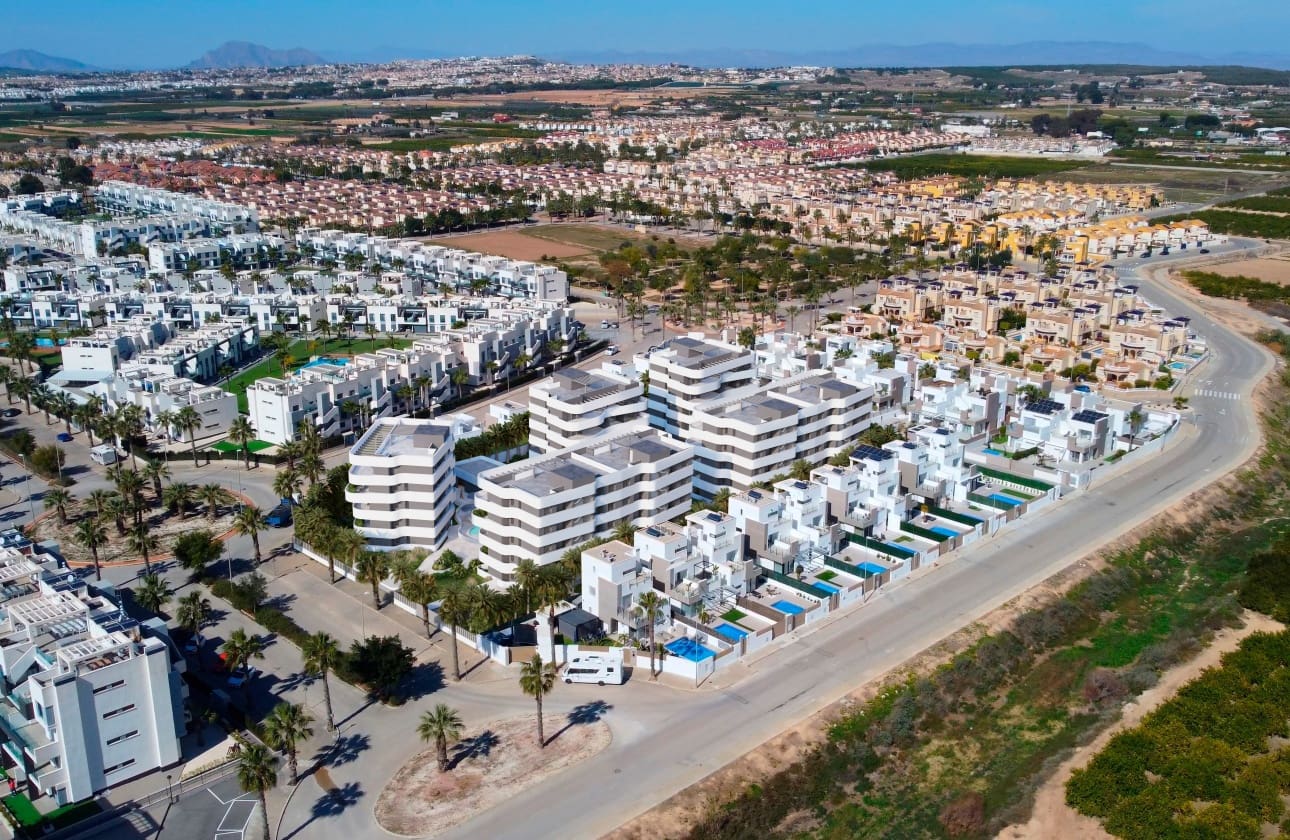 3 bedroom Villa for sale in Guardamar del Segura - € 459,000 (Ref: 9457514)