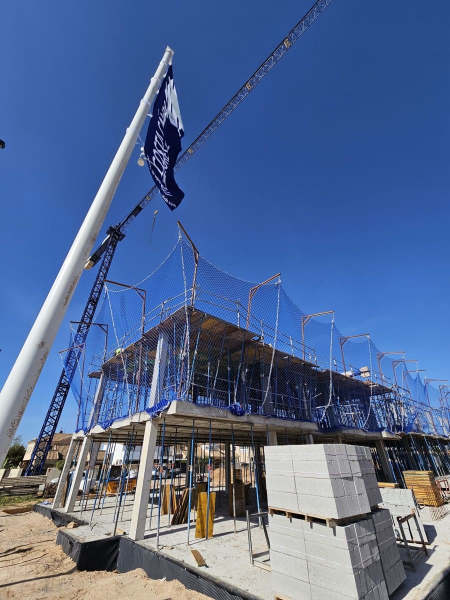 2 bedroom Bungalow for sale in Torre de la Horadada with pool - € 385,000 (Ref: 9457543)