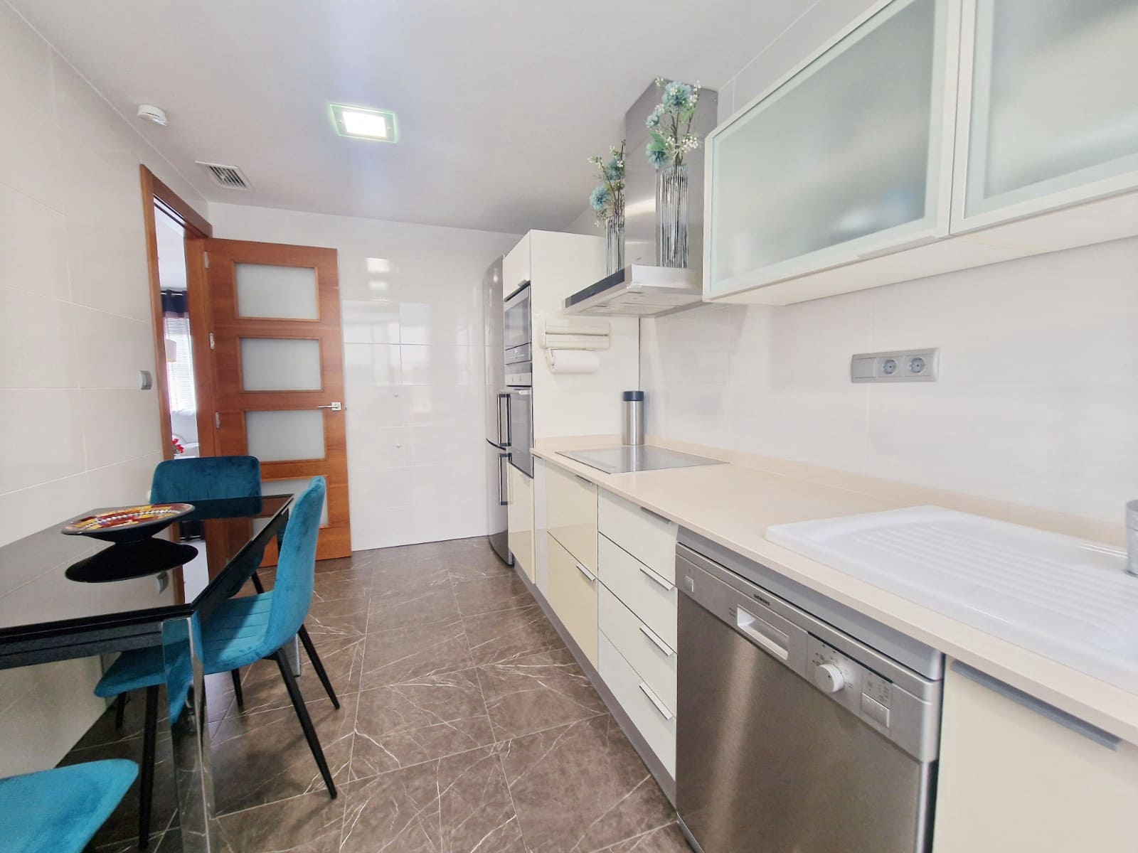 4 soveværelse Byhus til salg i Guardamar del Segura med swimmingpool garage - € 595.000 (Ref: 9461156)