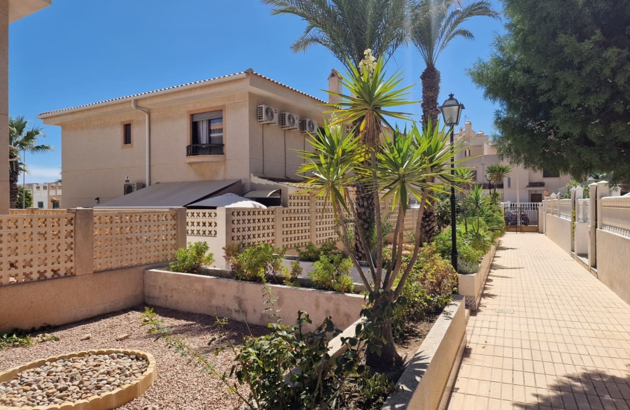 3 soveværelse Lejlighed til salg i Guardamar del Segura med swimmingpool - € 280.000 (Ref: 9461164)