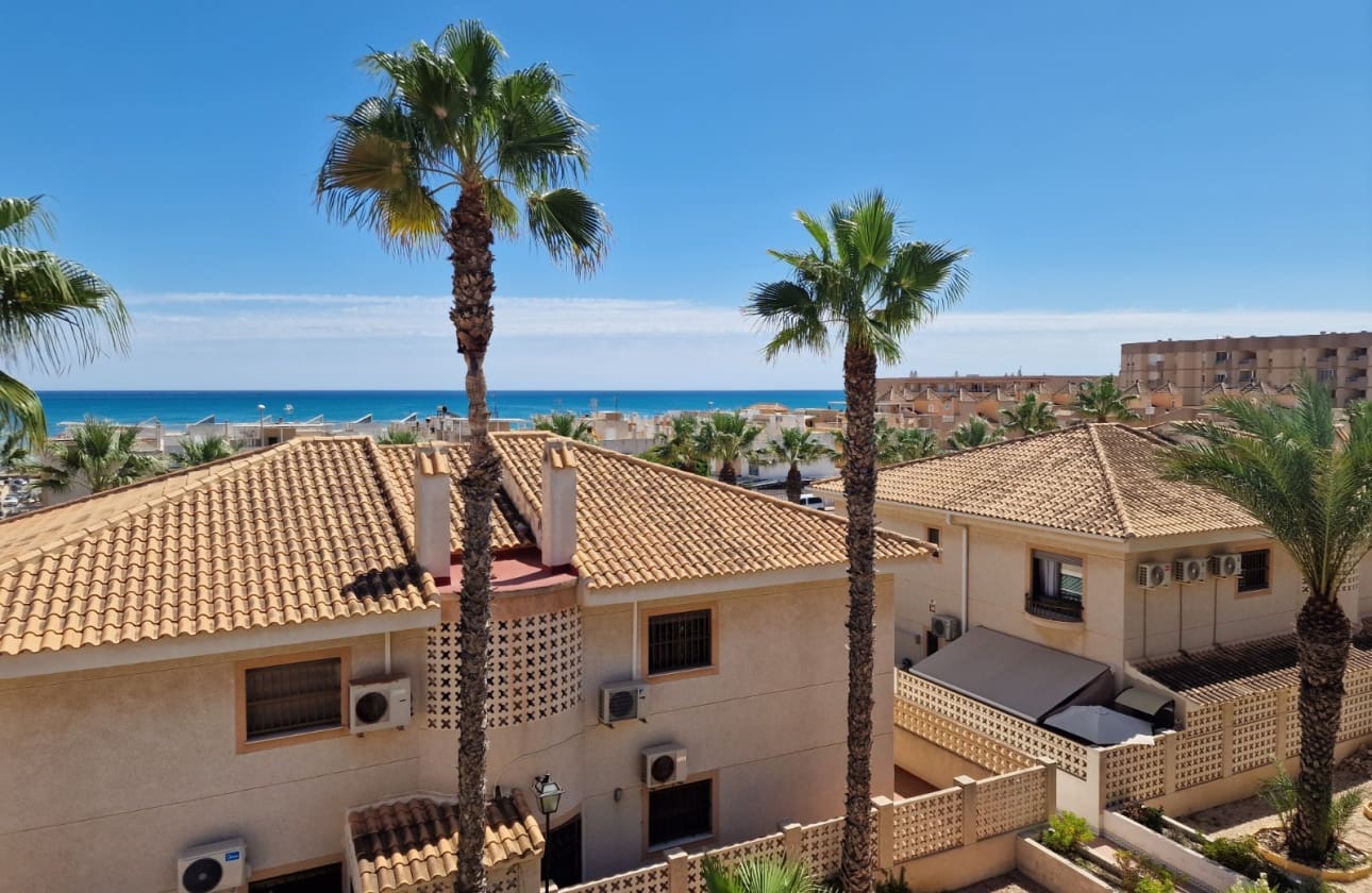 3 soveværelse Lejlighed til salg i Guardamar del Segura med swimmingpool - € 280.000 (Ref: 9461164)