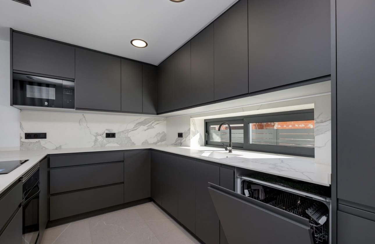 3 bedroom Villa for sale in Torrevieja with pool - € 595,000 (Ref: 9461338)