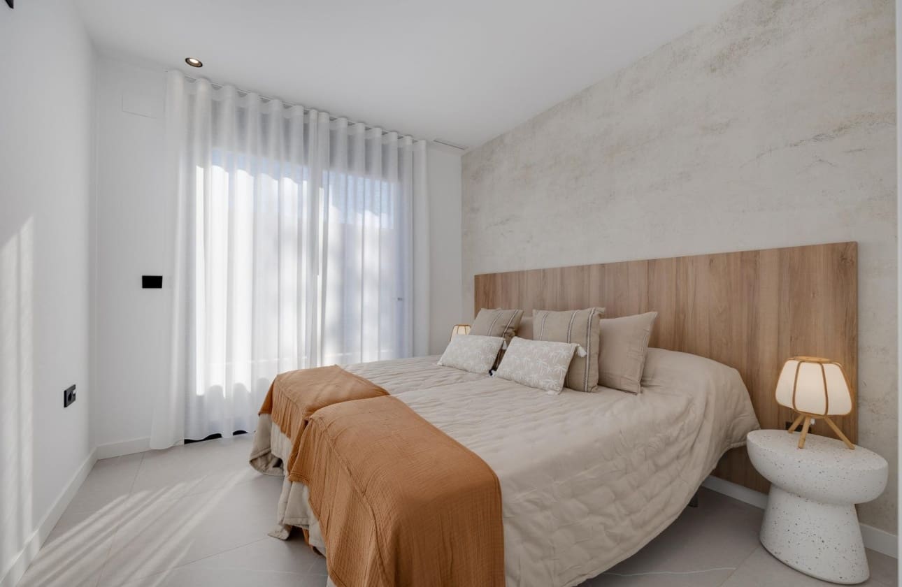 3 bedroom Villa for sale in Torrevieja with pool - € 595,000 (Ref: 9461338)