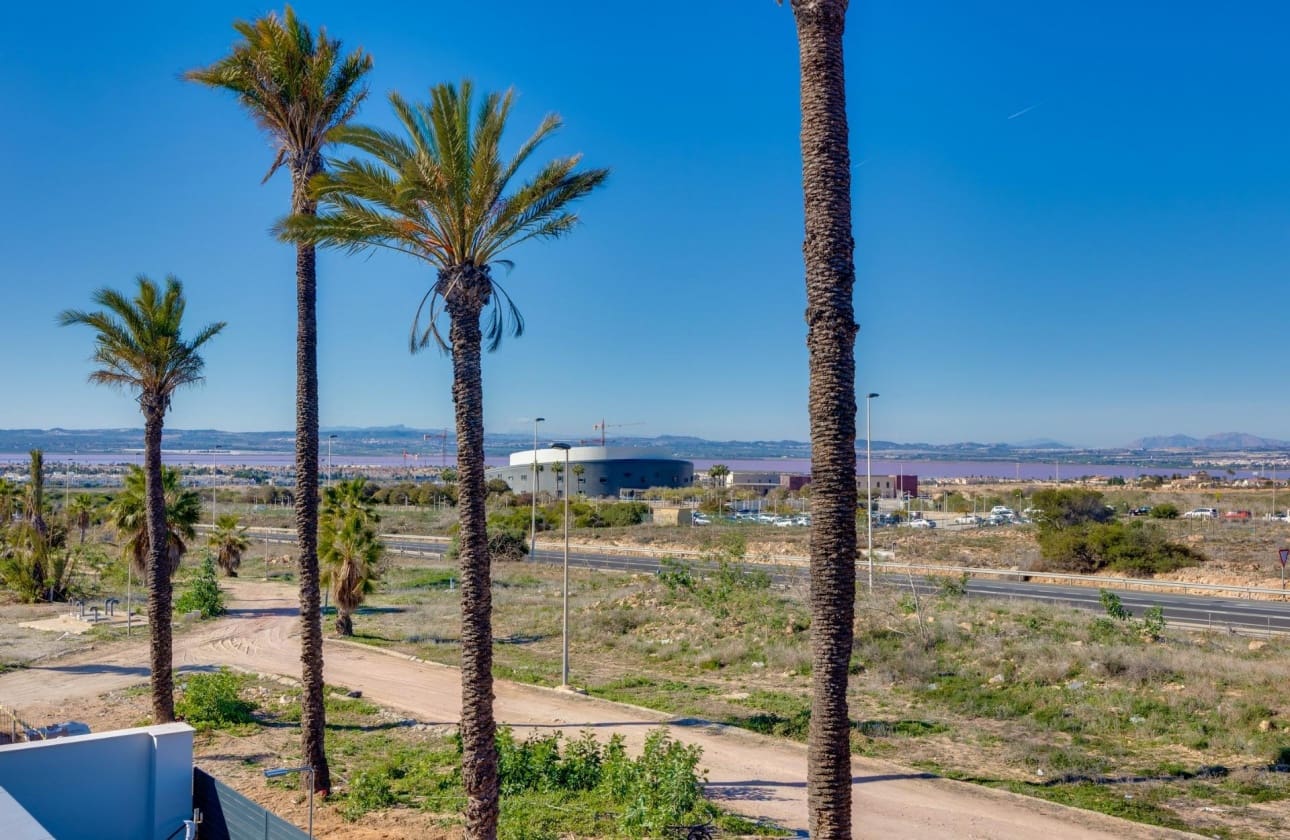 3 bedroom Villa for sale in Torrevieja with pool - € 595,000 (Ref: 9461338)