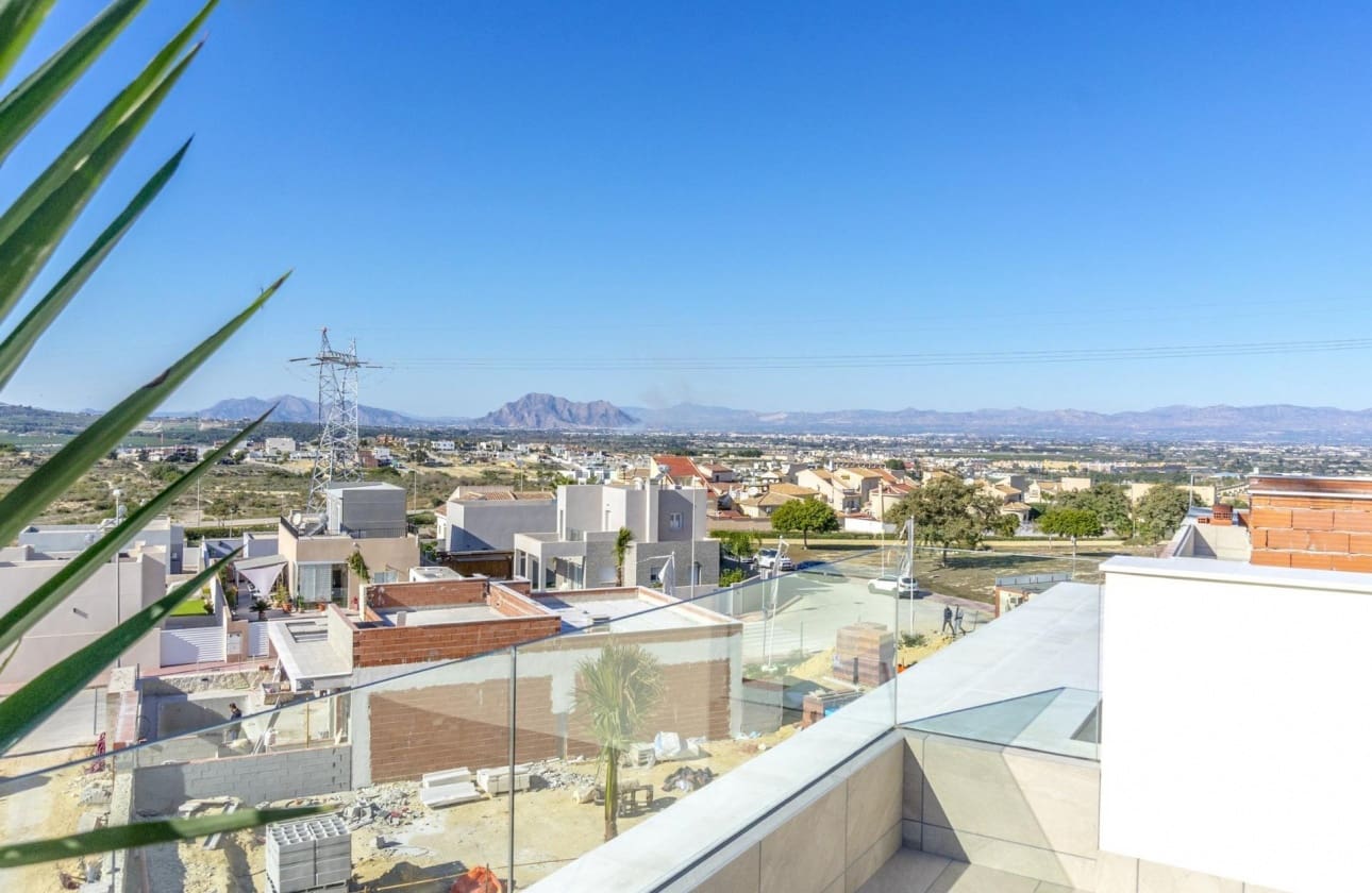 3 soveværelse Villa til salg i Ciudad Quesada med swimmingpool - € 649.000 (Ref: 9461448)