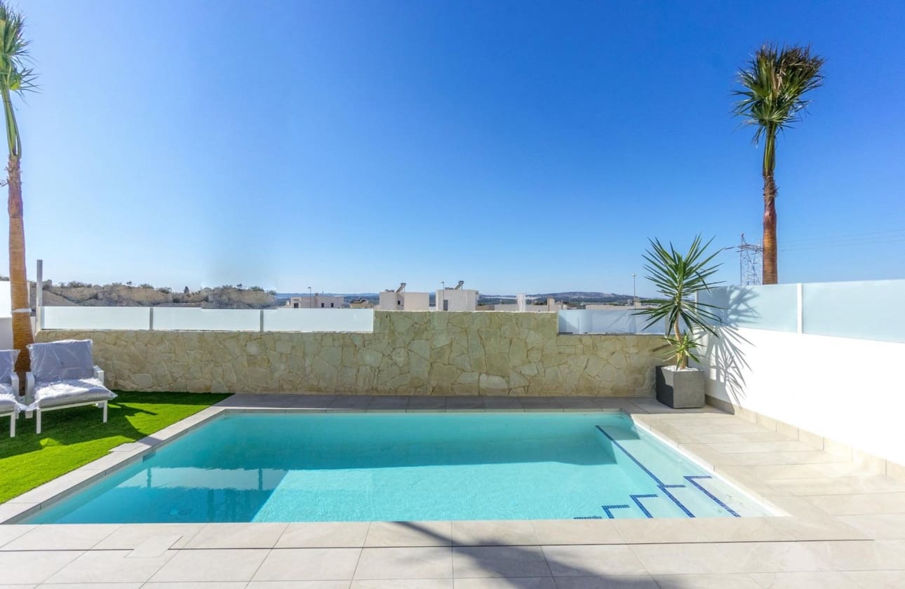 3 soveværelse Villa til salg i Ciudad Quesada med swimmingpool - € 649.000 (Ref: 9461448)