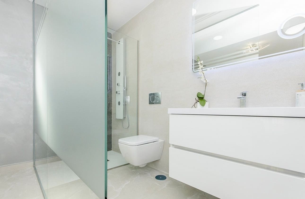 3 slaapkamer Bungalow te koop in San Miguel de Salinas met zwembad - € 415.000 (Ref: 9461495)