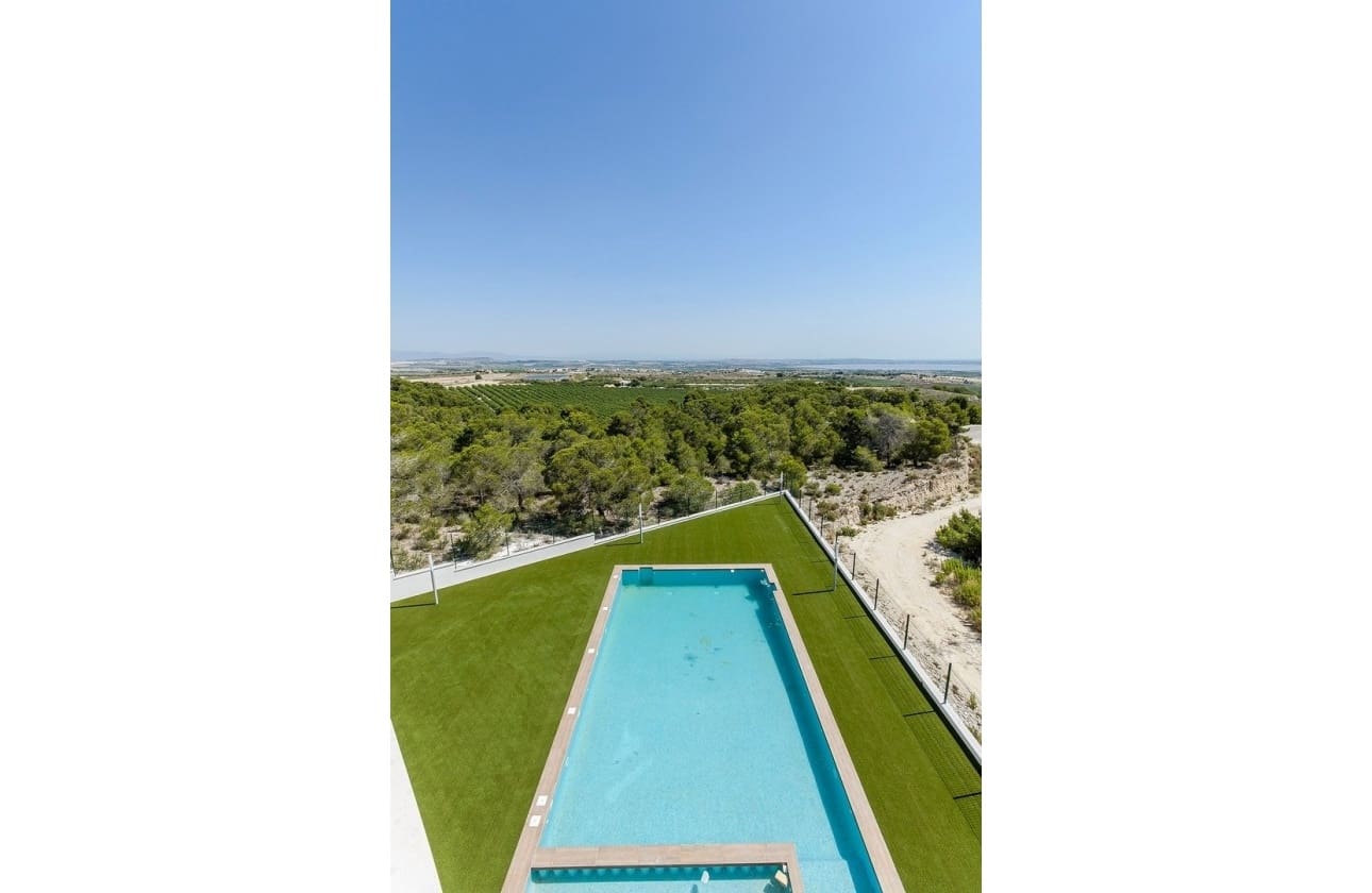 3 slaapkamer Bungalow te koop in San Miguel de Salinas met zwembad - € 415.000 (Ref: 9461495)