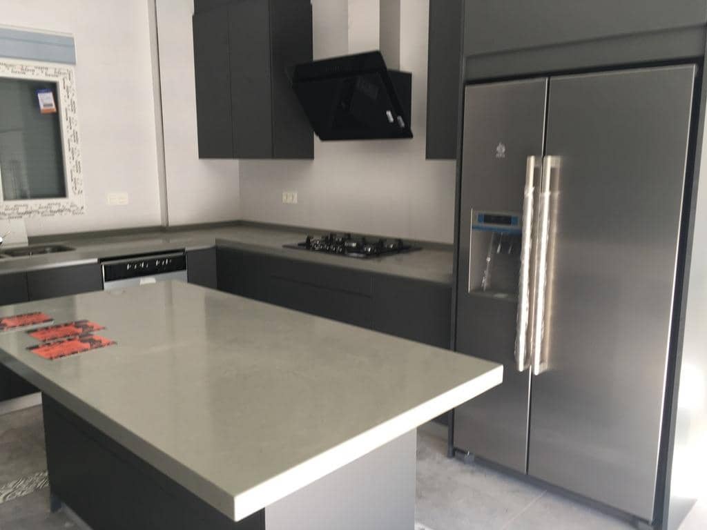 3 soveværelse Villa til salg i Pinoso med swimmingpool garage - € 398.000 (Ref: 9461558)