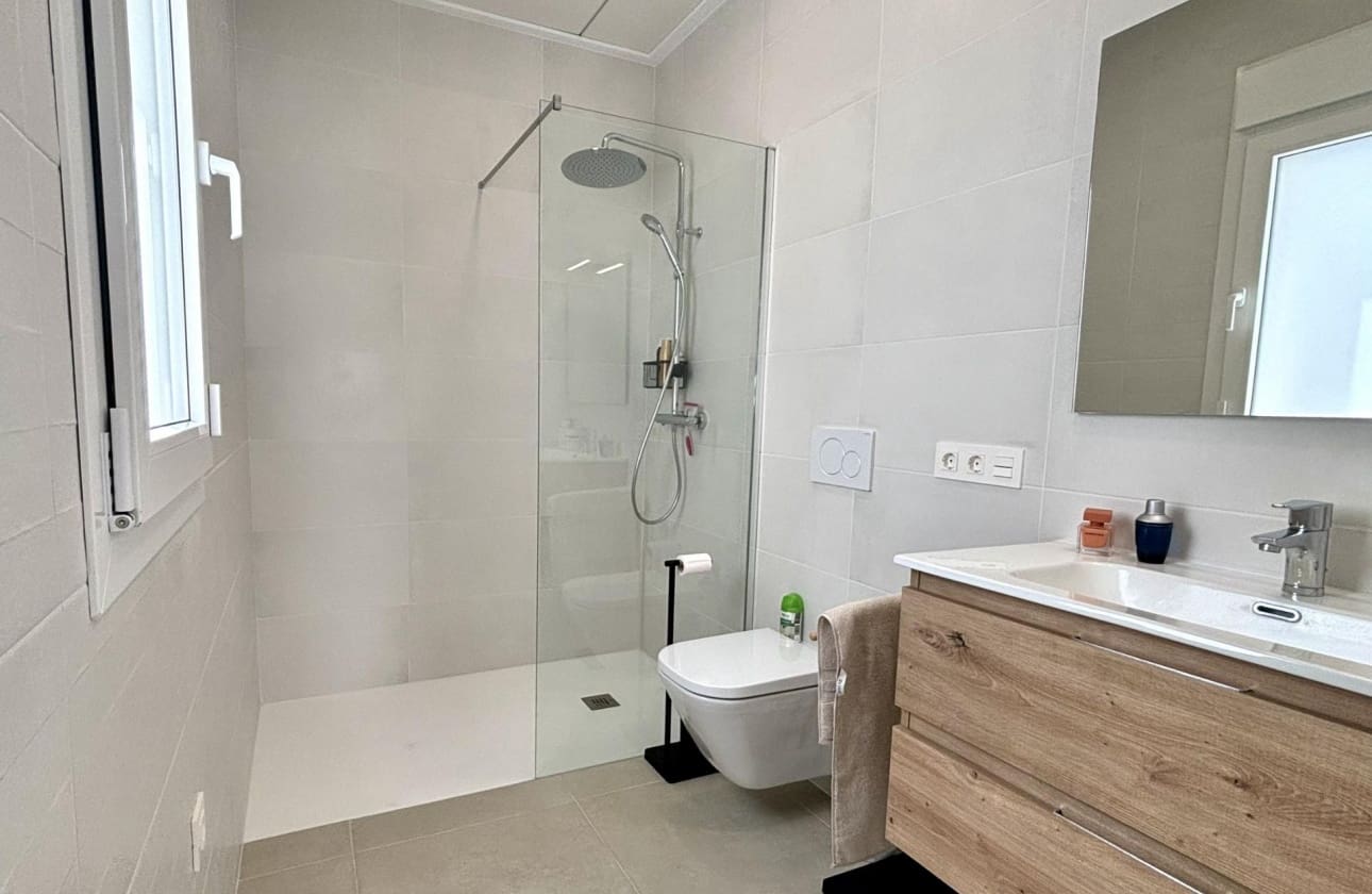 3 bedroom Villa for sale in Rojales with pool - € 479,000 (Ref: 9461577)