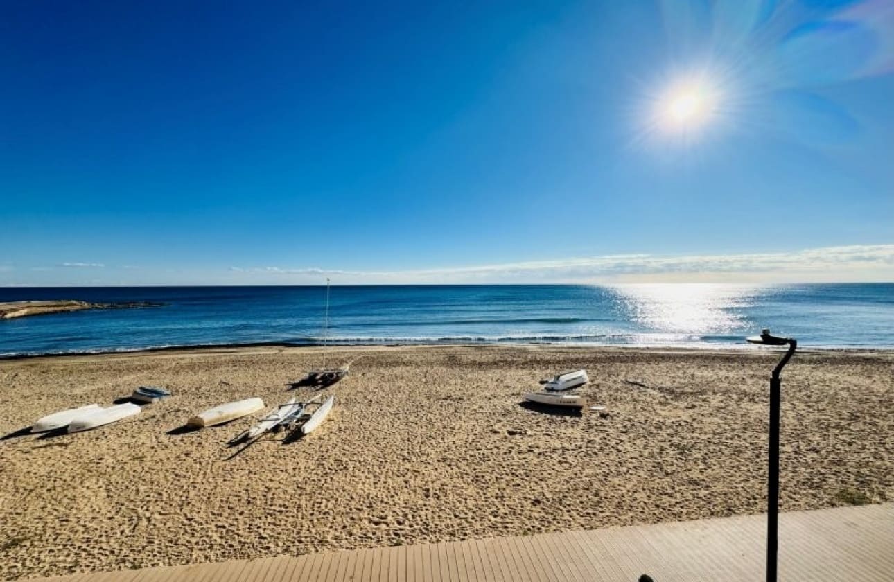 Apartamento Playa de 2 habitaciones en La Mata en venta - 220.000 € (Ref: 9461692)