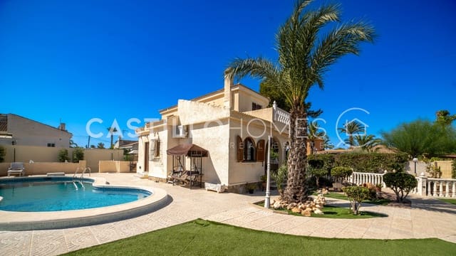4 quarto Moradia para venda em El Chaparral, Torrevieja com piscina garagem - 590 000 € (Ref: 9461729)