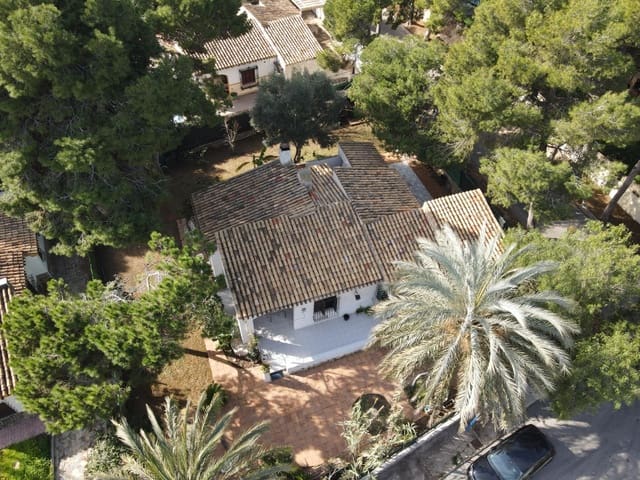 4 bedroom Villa for sale in Punta Prima, Orihuela - € 560,000 (Ref: 9461757)