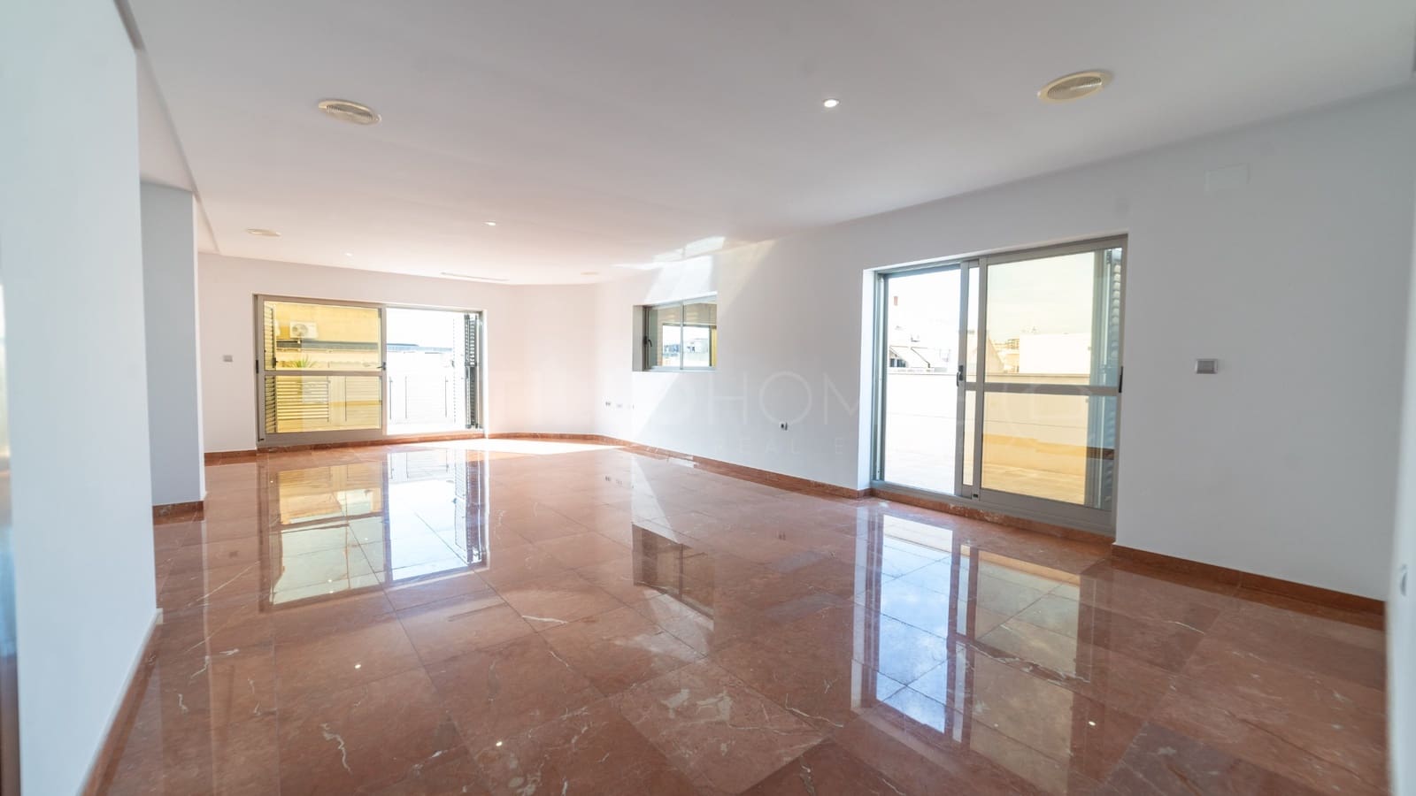 3 soverom Penthouse til salgs i Torrevieja - € 899 000 (Ref: 9461759)