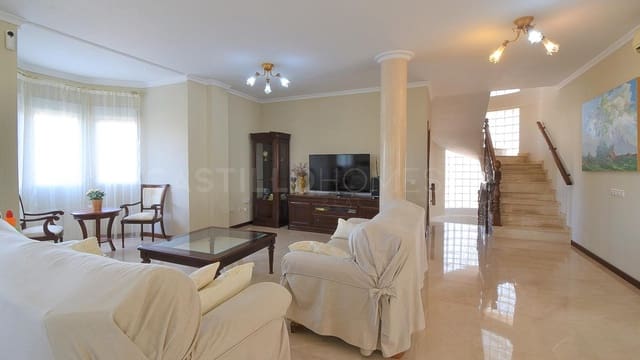 5 bedroom Villa for sale in Ciudad Quesada, Rojales with pool - € 690,000 (Ref: 9461761)