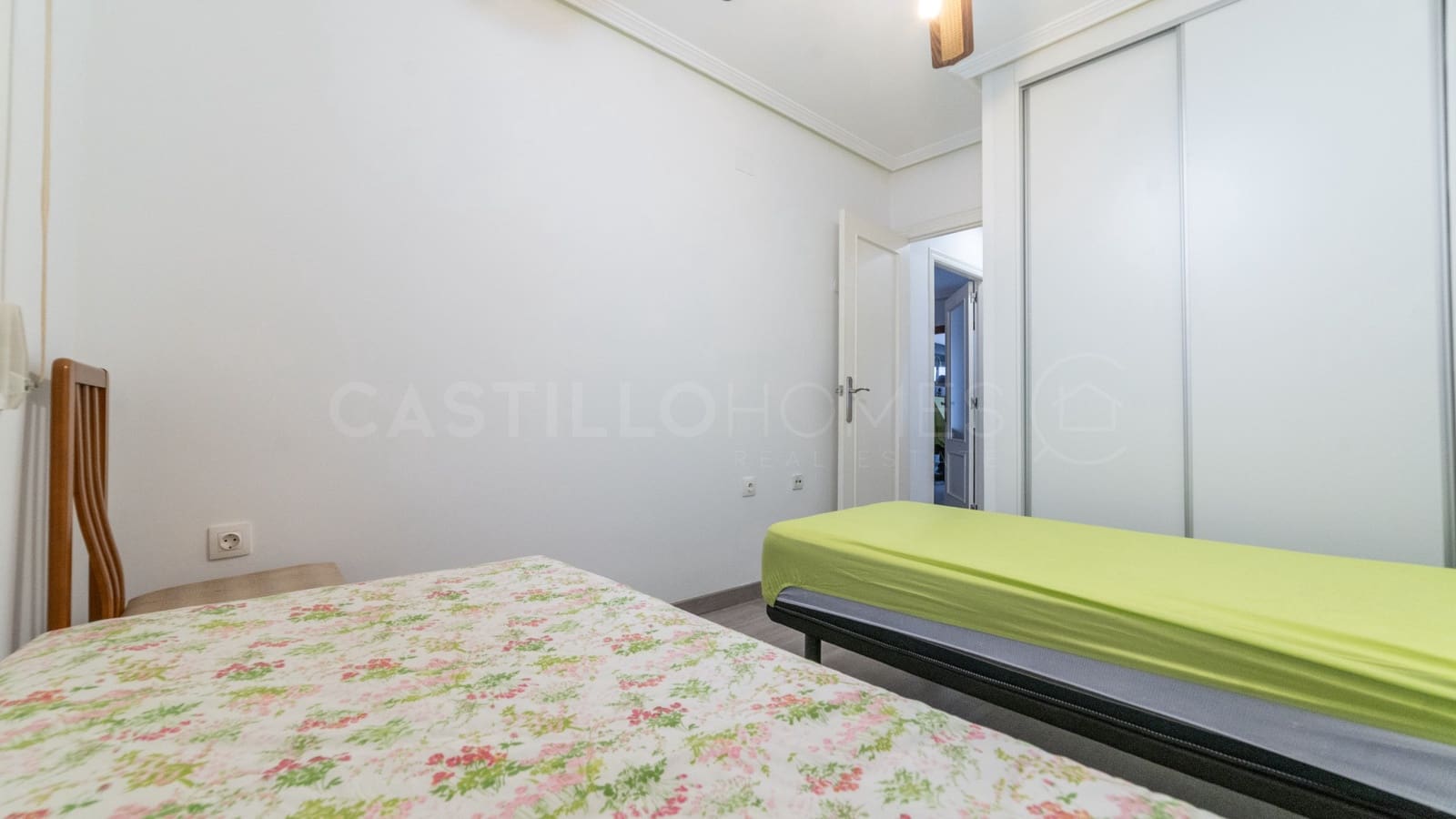 3 sovrum Lägenhet till salu i Torrevieja med garage - 165 000 € (Ref: 9461764)